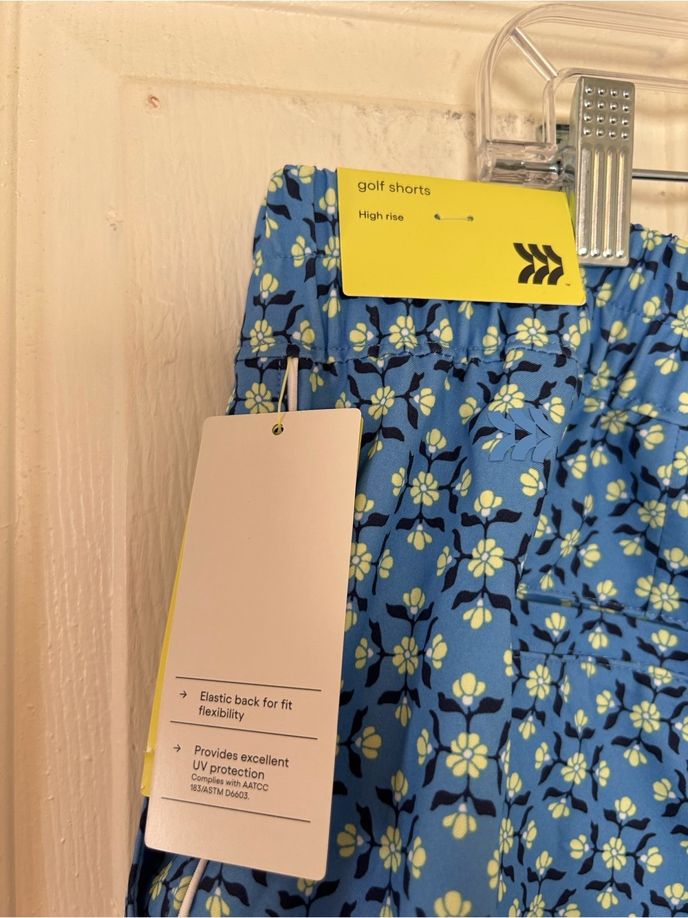 Women's Woven High-Rise Pleated Golf Shorts - All in Motion Blue Floral Print XL - Picture 4 of 7